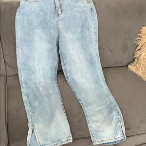 Split ankle jeans
